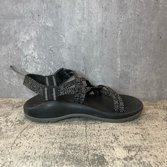 Chaco Black/White Waterproof Sandals KIds sz 2 - Picture 3 of 6